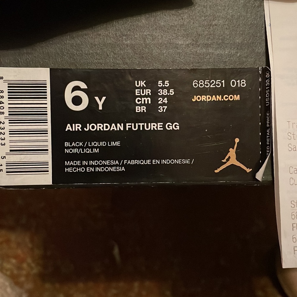 Jordan’s Size 6 - Picture 4 of 5